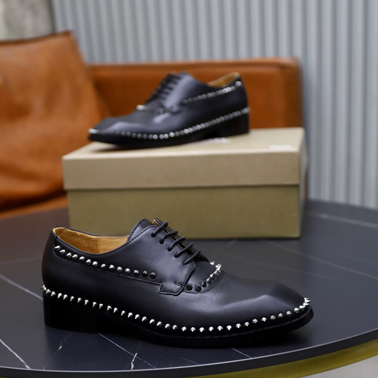 Ex-factory price: 720💰Christia*.Loubouti*🆑High-end men’s business formal leather shoes｜Classic red sole shoes｜Original imported first-layer cowhide｜Water-dyed cowhide lining｜Italian imported red rubber outsole｜High-end luxury｜Perfect interpretation of fashion, sunshine, style, suitable for various occasions Size: 38-44 (customized for 45, 46, 47)